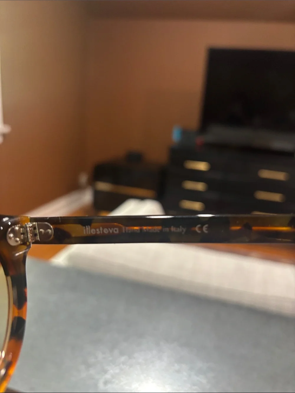 Women’s Round Illesteva Tortoiseshell Sunglasses - Brown